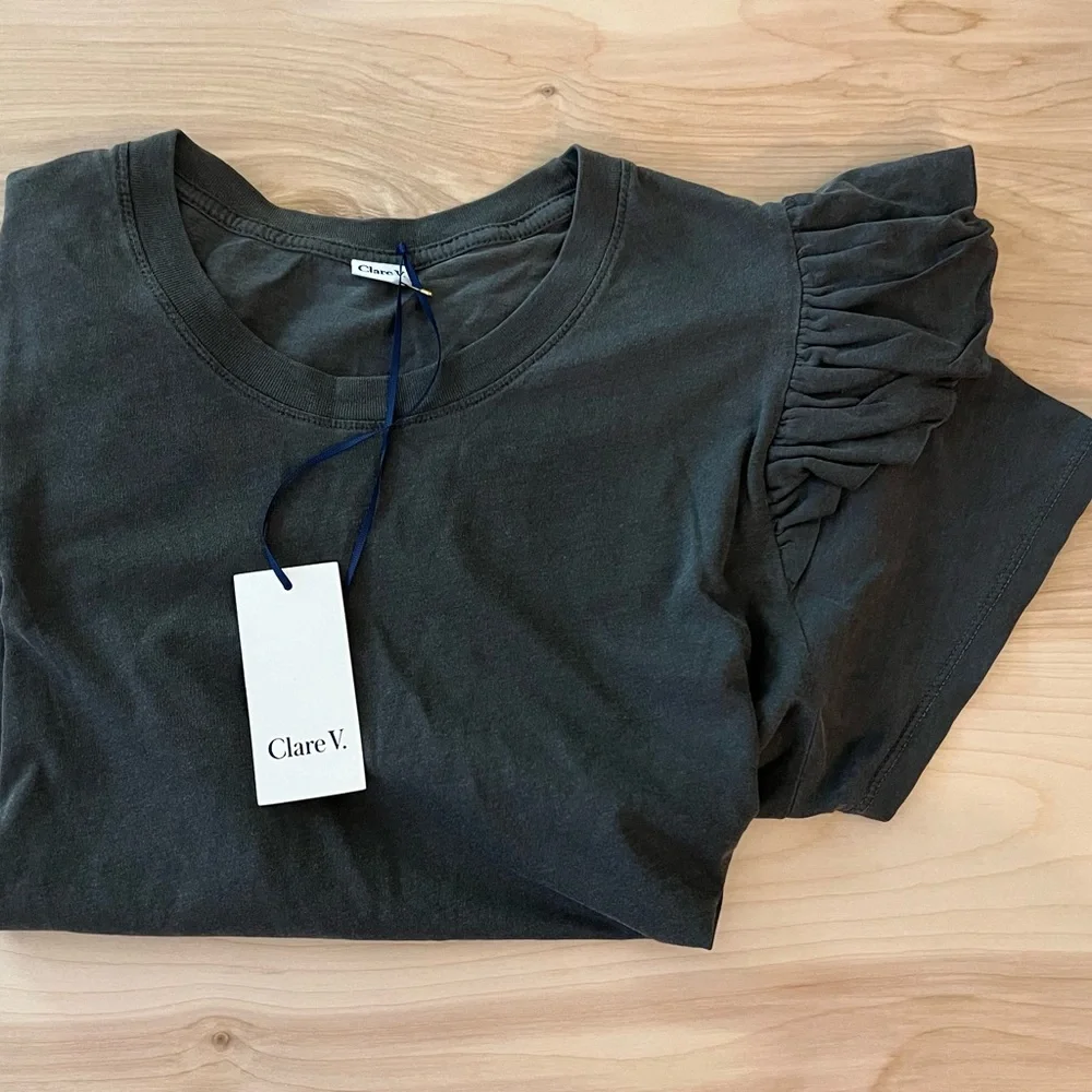 NWT Clare V Gray Ruffle Sleeve Short Sleeve Tee Large - Picture 4 of 8